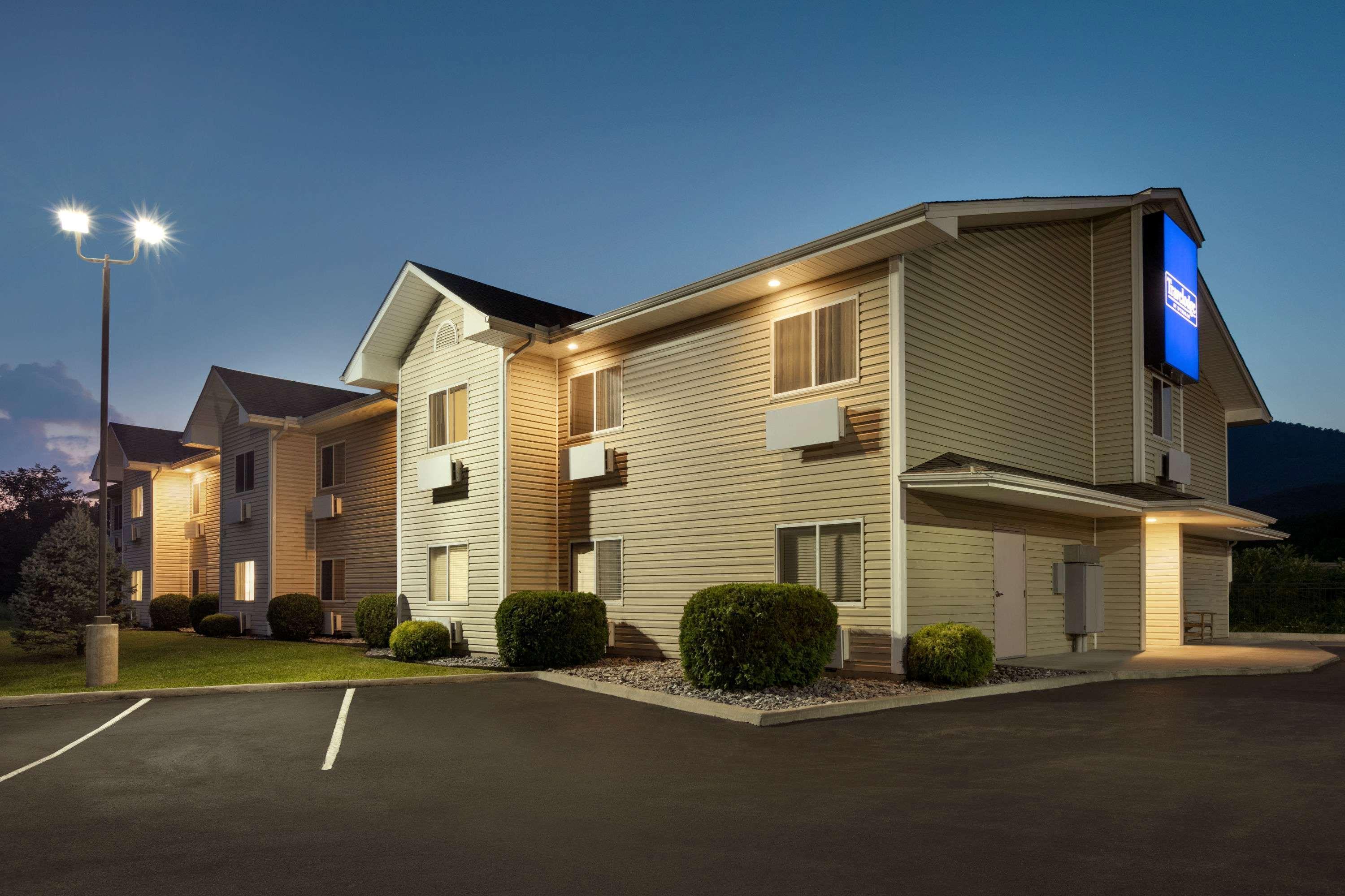 Travelodge By Wyndham Low Moor Near Covington Exterior photo